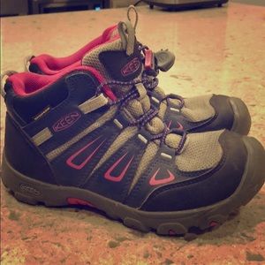 Keen Oakridge Hiking Boot - big kid